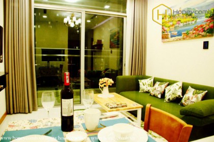 Colorful 1-bedroom apartment in Vinhomes Central Park for rent