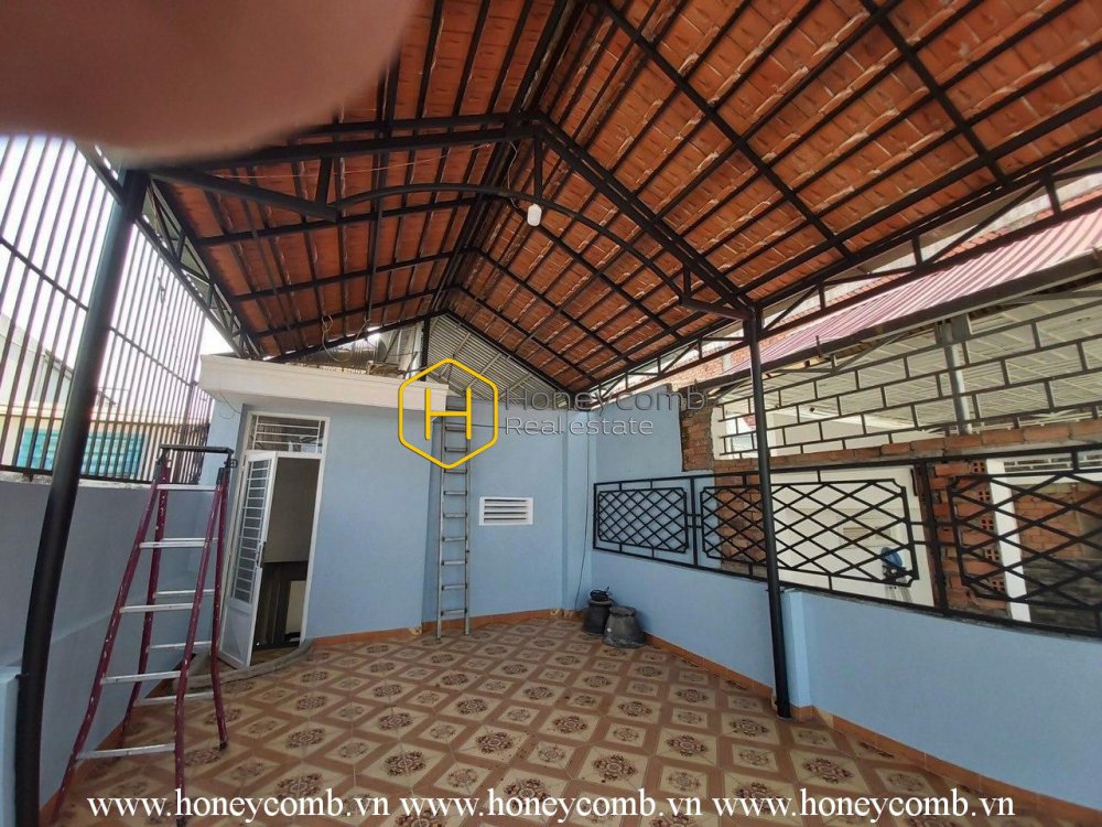 Welcoming atmosphere in this humble villa for rent in District 2