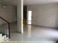 Không gian sống rộng rãi với căn biệt thự không nội thất cho thuê này tại District 2