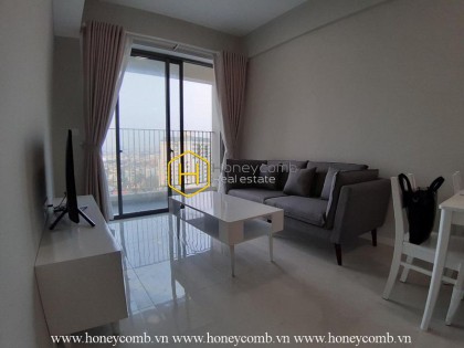 Beautiful in white with this modern apartment for rent in Masteri An Phu