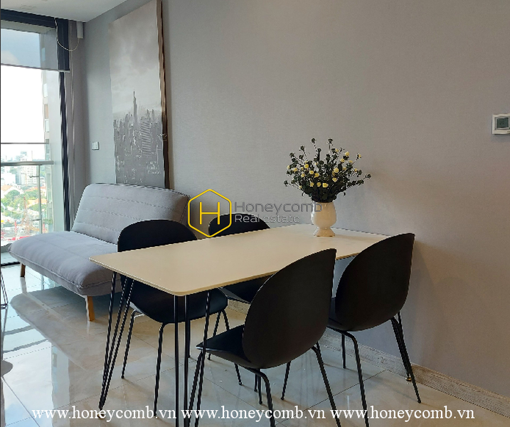 A delicate 2-bedroom apartment in Vinhomes Golden River : Best choice ever!