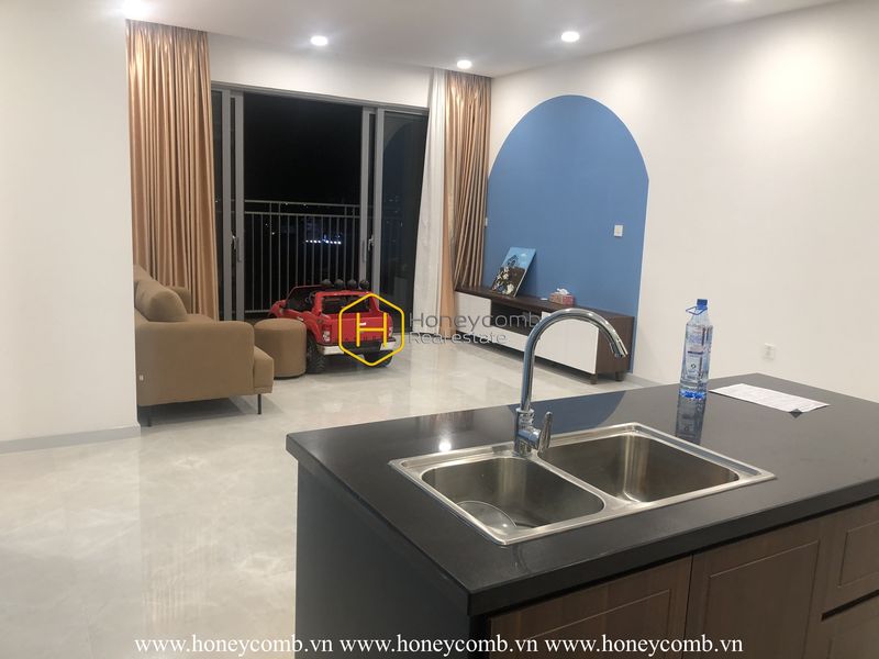 Full of emotions as living in this Palm Heights amazing apartment