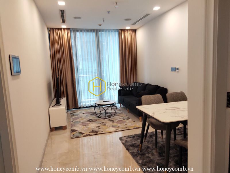 Gorgeous 1-bedroom apartment with reasonable price in Vinhomes Golden River
