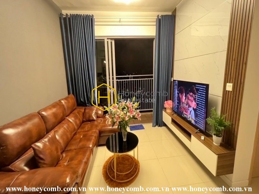 No flaw can be found in this gorgeous Palm Heights apartment