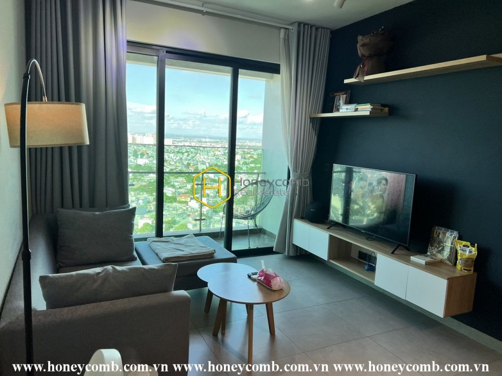 Một căn hộ Feliz En Vista được sơn màu xanh lam tạo nên một không gian vô tận