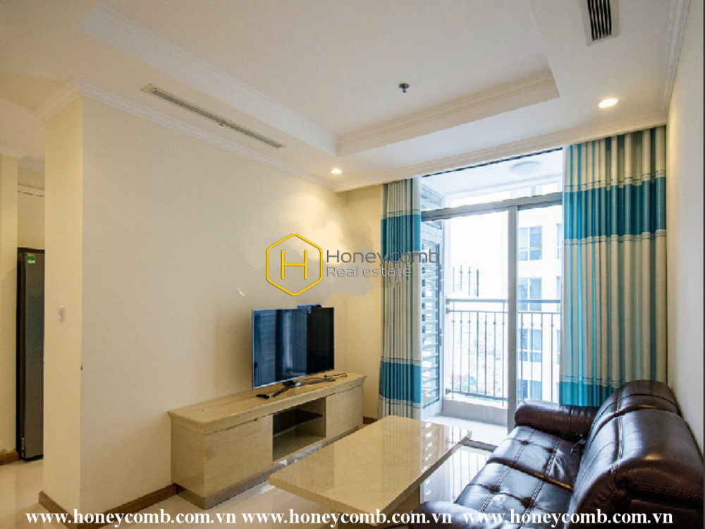 Cho thuê căn hộ Vinhomes Central Park sang trọng với các mảng tường được thiết kế nổi bật