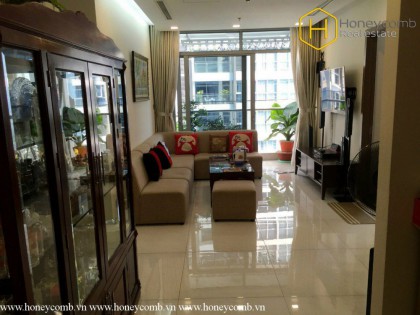 Simple style with 2 beds apartment in Vinhomes Central Park for rent