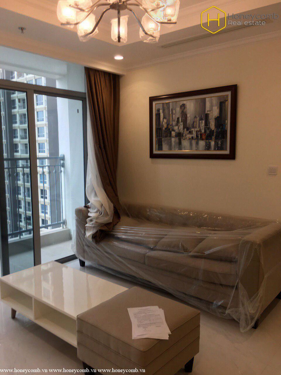 Cho thuê căn hộ 2 phòng ngủ với phong cách hiện đại tại Vinhomes Central Park