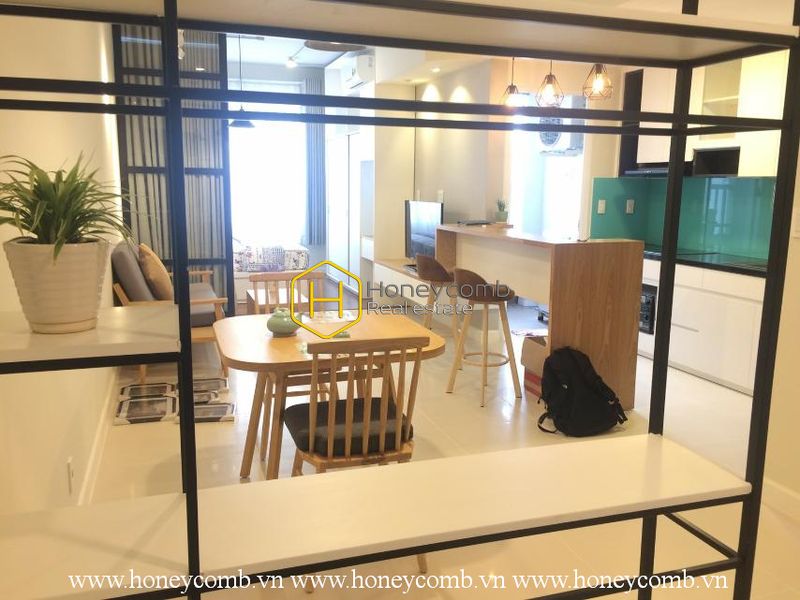 Căn hộ thiết kế tinh xảo với nội thất bằng gỗ cho thuê tại Lexington Residence