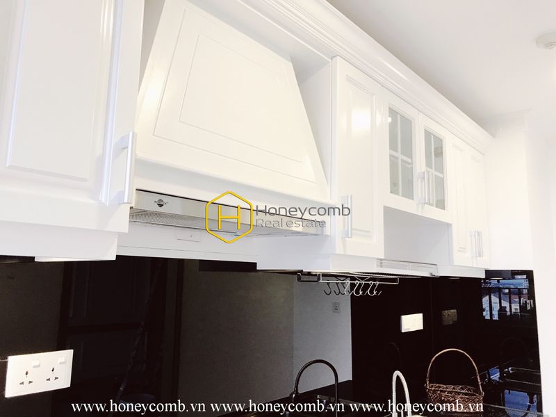 Cảm nhận vẻ đẹp tông trắng tuyệt trần trong căn hộ không nội thất cho thuê này tại Vista Verde