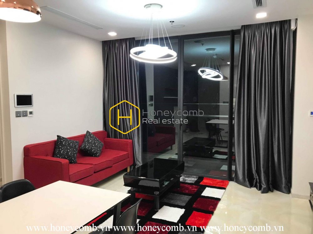 Awesome ! This is a colorful and modern 2 beds apartment in Vinhomes Golden River