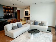 Sophistication and luxury is the keyword to express the beauty of this urban designed in D'Edge apartment