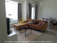 Một Masteri Thao Dien căn hộ với đồ nội thất màu nâu sang trọng, ấm áp với màu trắng chủ đạo