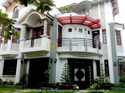 Peacfully modern home design in our top villa at District 2