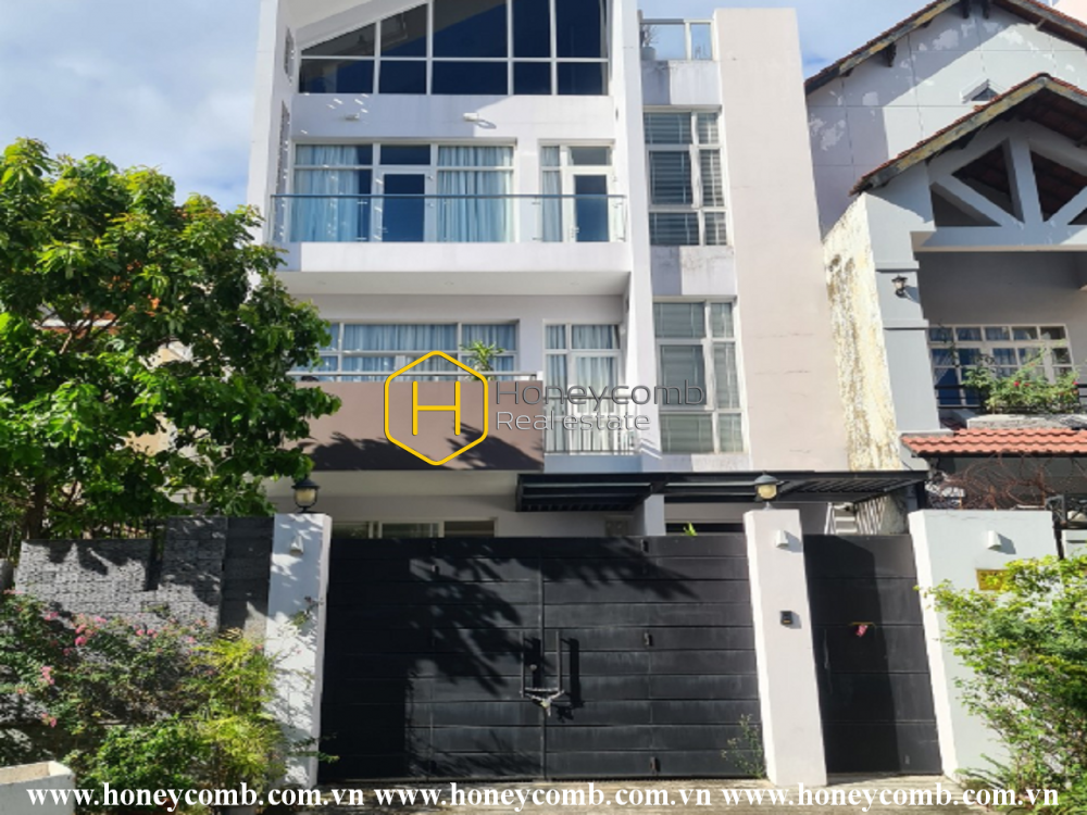 Western-inspired Villa and spacious living space, located prestigously in District 2