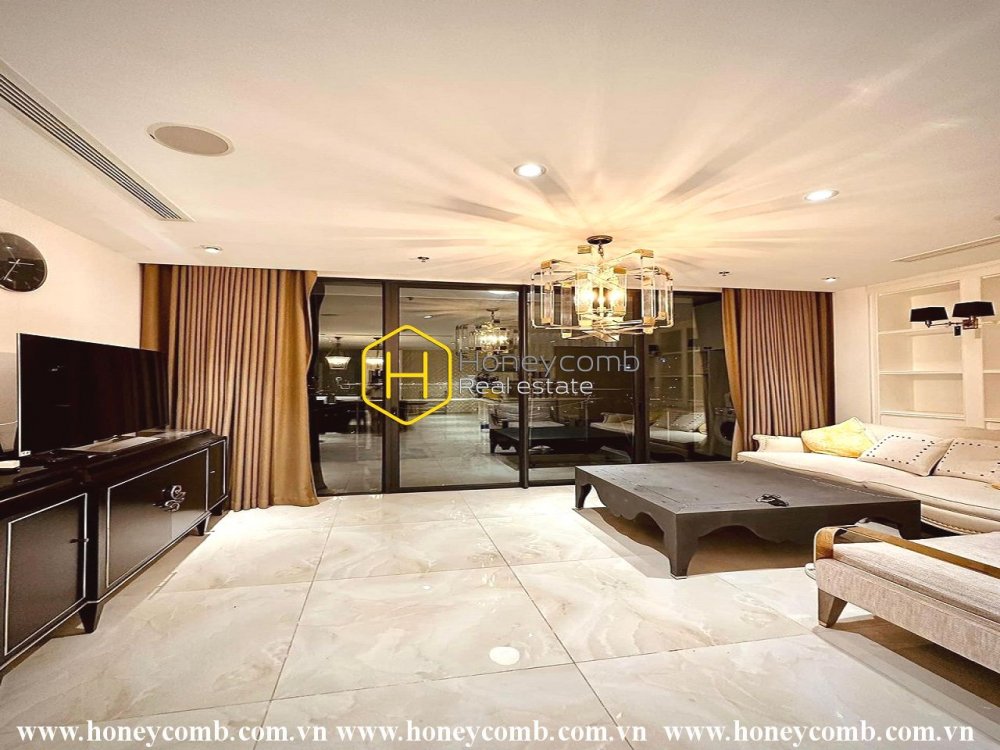 Cùng lạc vào không gian của hoàng gia Anh ngay tại căn hộ Vinhomes Golden River sang trọng này.