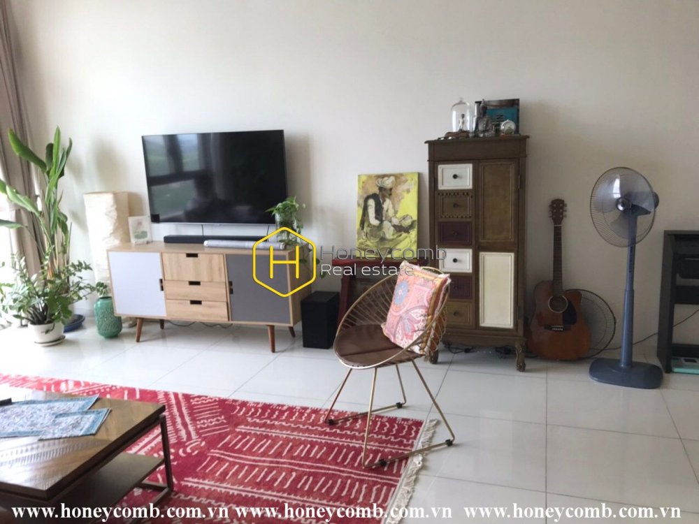 Enjoy a minimalistic and modern life right in this The Vista apartment