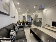Feel the elegance in this superb apartment with full amenities for rent in Vinhomes Golden River