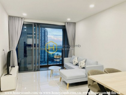 Warming modern space with soothing lightning in Sunwah Pearl apartment for rent