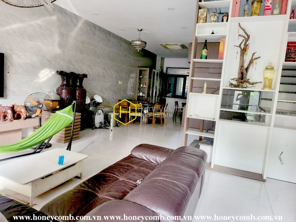 Moving into this villa and enjoy a peaceful life: Great view and prestigious location in District 2