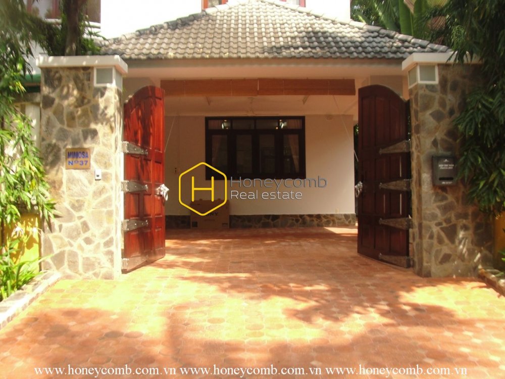 Villa tuyệt đẹp với phong cách sang trọng tinh tế với nội thất gỗ ở THAO DIEN