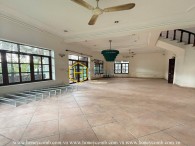 Splendid villa with elegant wooden interior for rent in Thao Dien