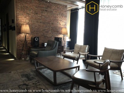 Don't miss this 3 bedrooms-apartment with special style in Vinhomes Central Park 