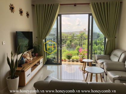 Retro-inspired apartment with chic and rustic design in Palm Heights