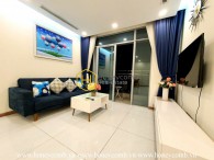 Elegance is around this Vinhomes Central Park apartment ! Ready to rent Now