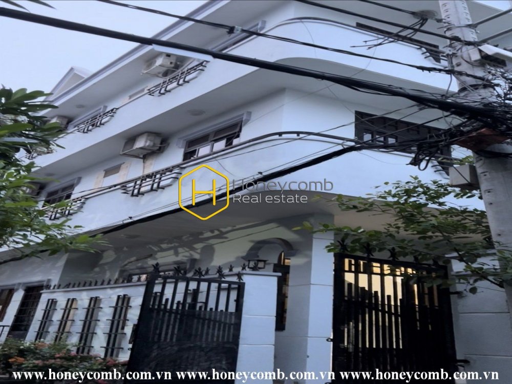 Fantastic! This amazing villa with modern amenities is for rent at affordable price in District 2