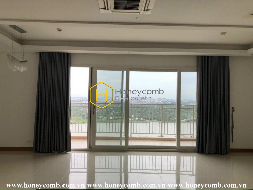 Admire the magnificent patterns and motifs in Xi Riverview Palace apartment