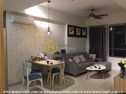 Căn hộ Masteri Thảo Điền với 2 phòng ngủ nhìn ra hồ bơi cho thuê