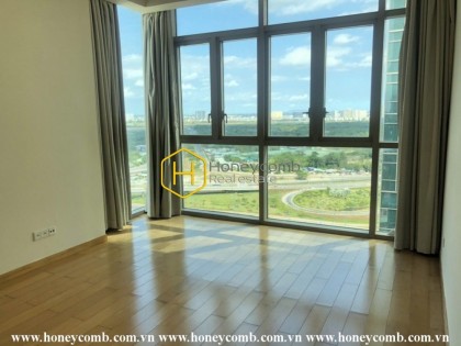 Unfurnished apartment with spacious living space for rent in The Vista