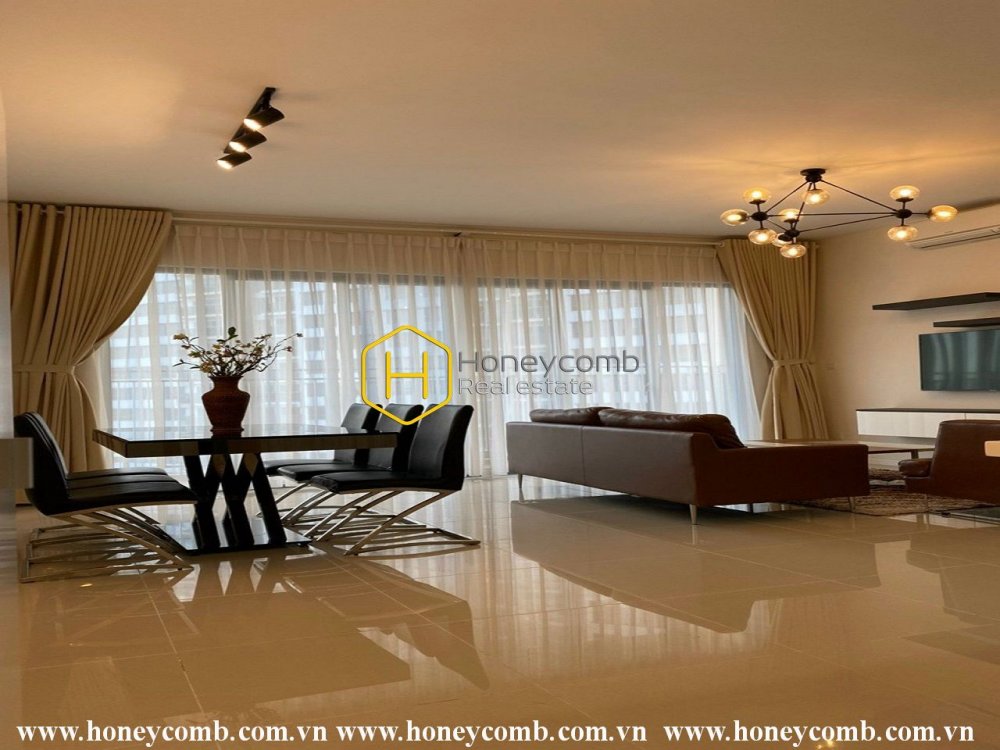 Explore minimalist style in this amazing apartment in Palm Heights