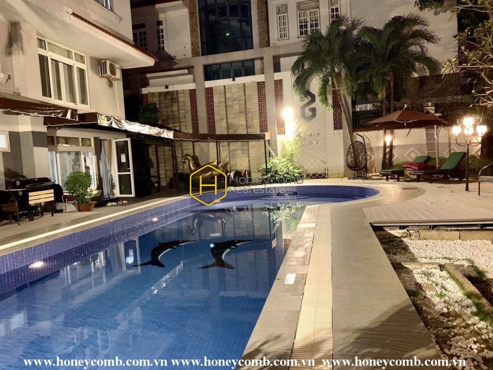 Cozy and spacious villa with rustic interiors and peaceful atmosphere in District 2