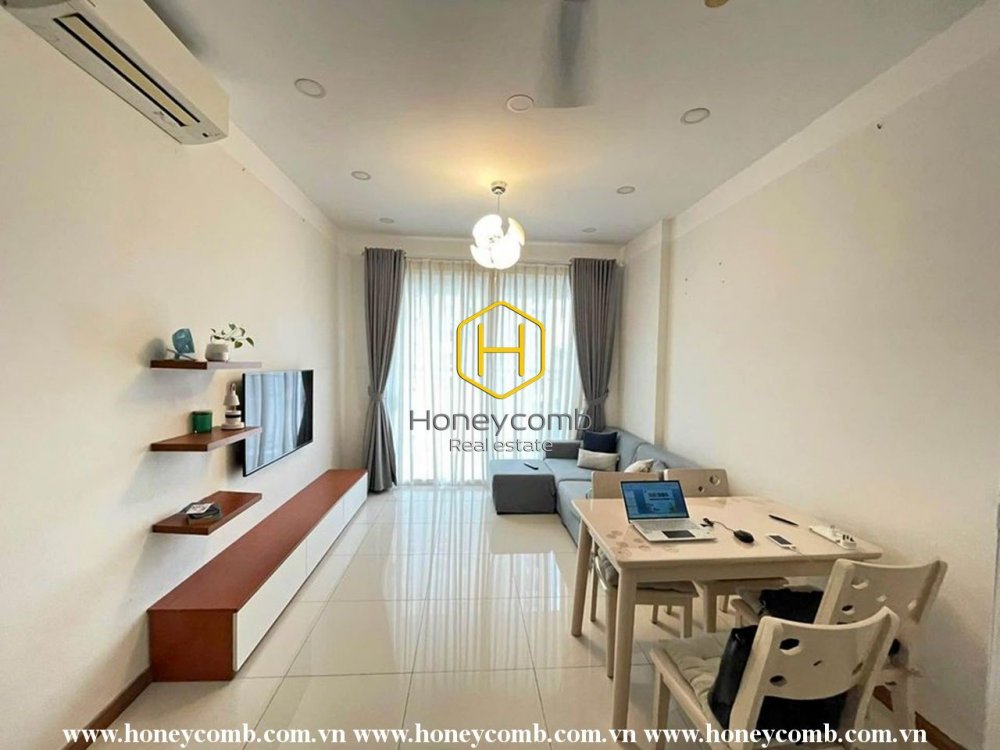 2 bedrooms apartment with the luxury furniture in Tropic Garden