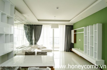 Hot price 3 beds apartment for rent in Thao Dien Pearl