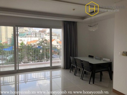 The 3 bedroom-apartment with basic furniture and supremely perfect view in Xi Riverview Palace