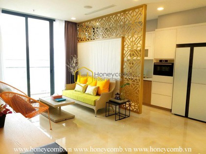 You will be fascinated with 3 bed-apartment that looks so bright and beautiful at Vinhomes Golden River