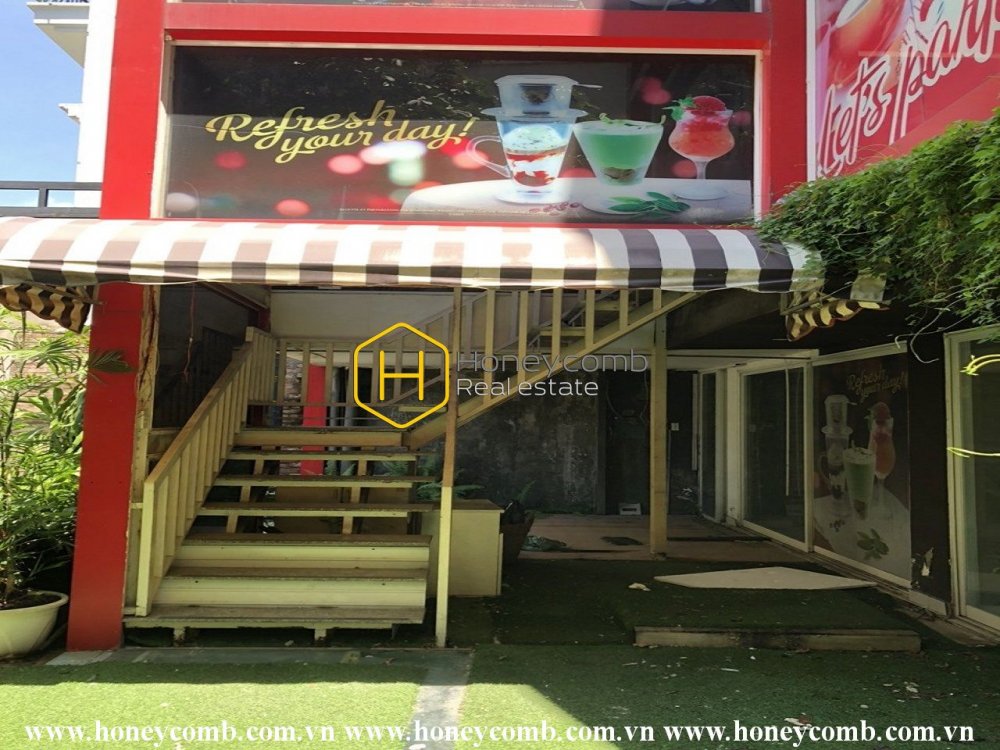 This gorgeous Villa in District 2 provides a spacious & cozy living space