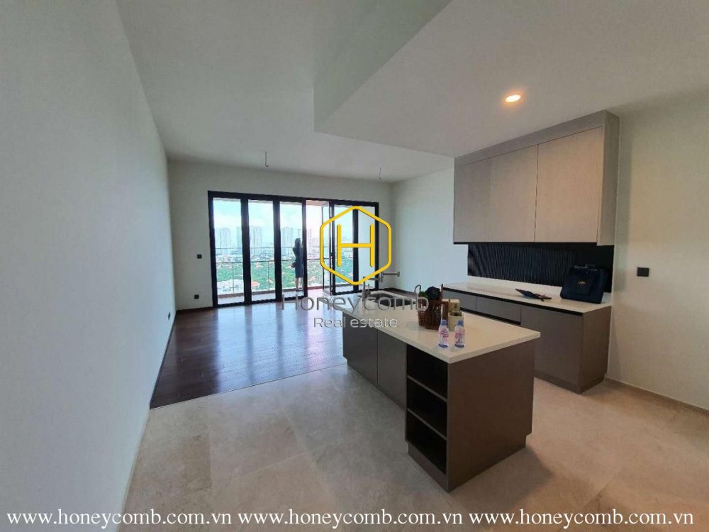 Embracing the beauty of white tone in this unfurnished apartment in D ' Edge