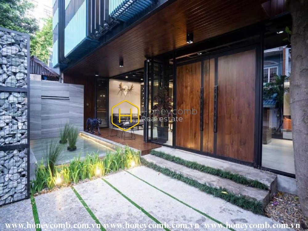 The miserious beauty in District 2 villa