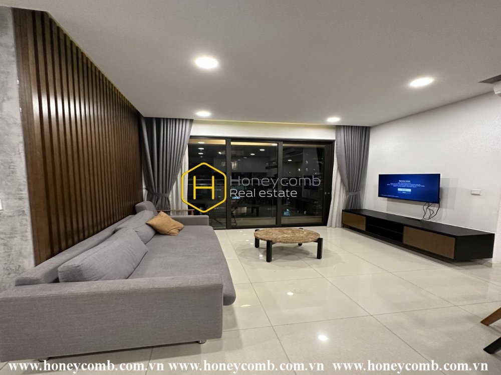 Fall in love with the elegance and minimalism speading over this Estella Heights apartment