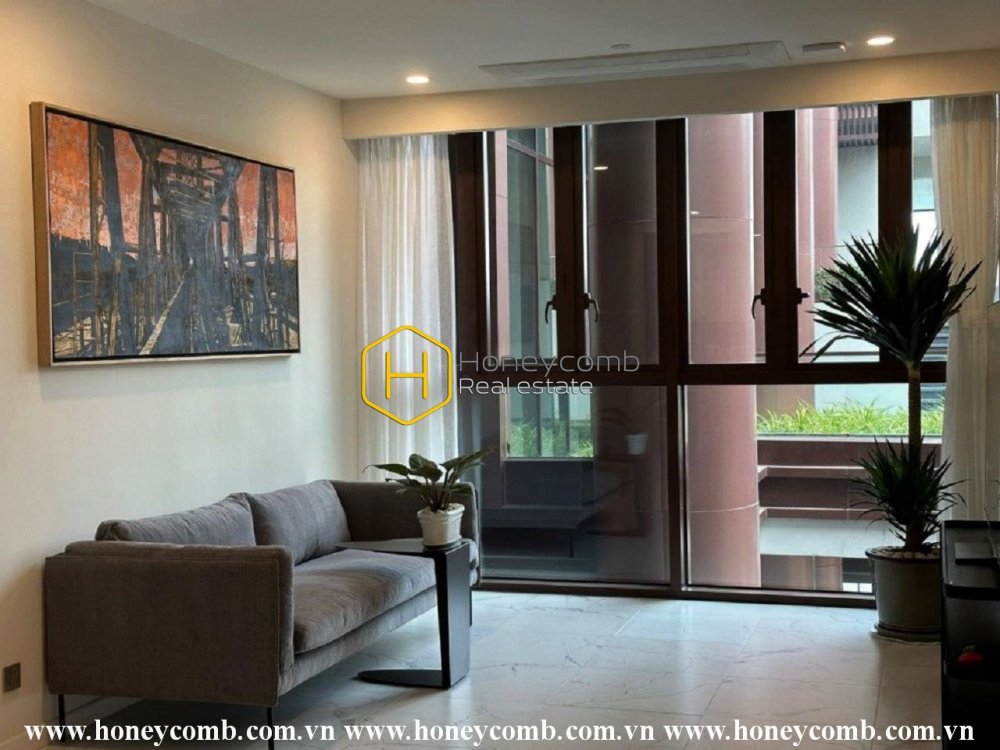 Explore the beauty of this delicate apartment in The Metropole Thu Thiem for rent