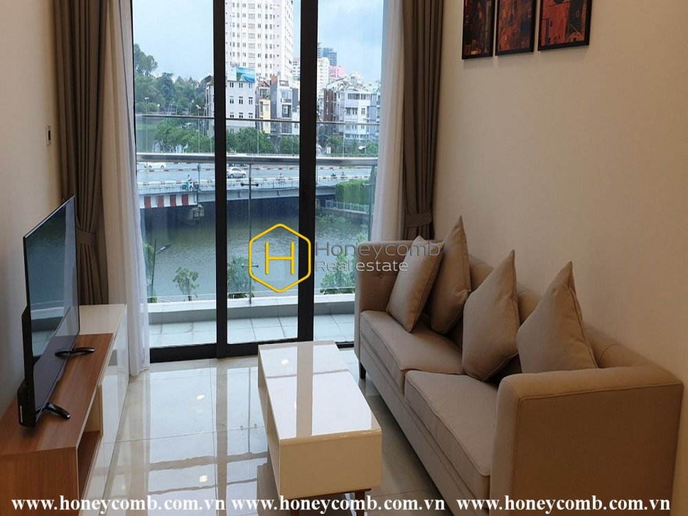 Căn hộ đẹp với nội thất mộc mạc cho thuê ở Vinhomes Golden River