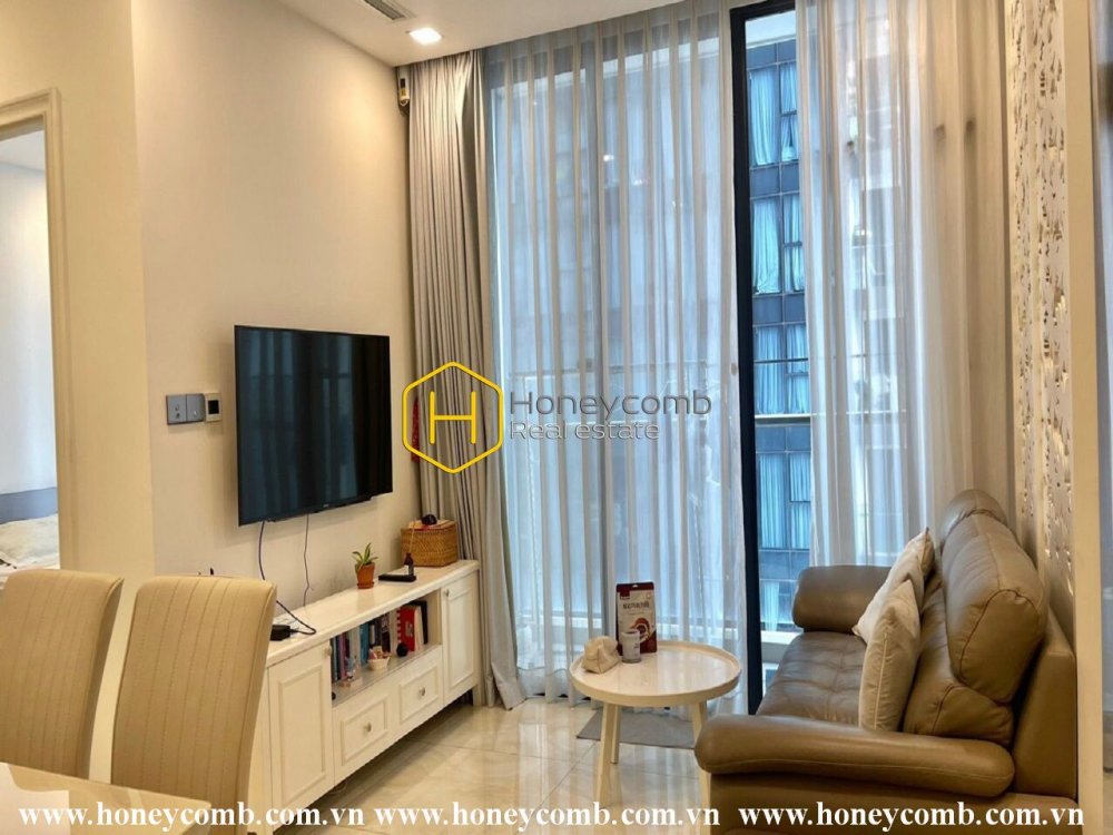 Căn hộ đơn giản và đầy đủ chức năng ở Vinhomes Golden River