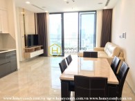 The young and bright 2 bed-apartment from Vinhomes Golden River