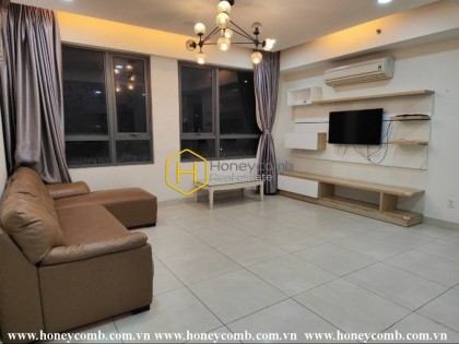 Giá cho thuê tốt! Căn hộ 3 phòng ngủ ở tầng thấp với tầm nhìn xuống hồ bơi ở Masteri Thảo Điền cho thuê