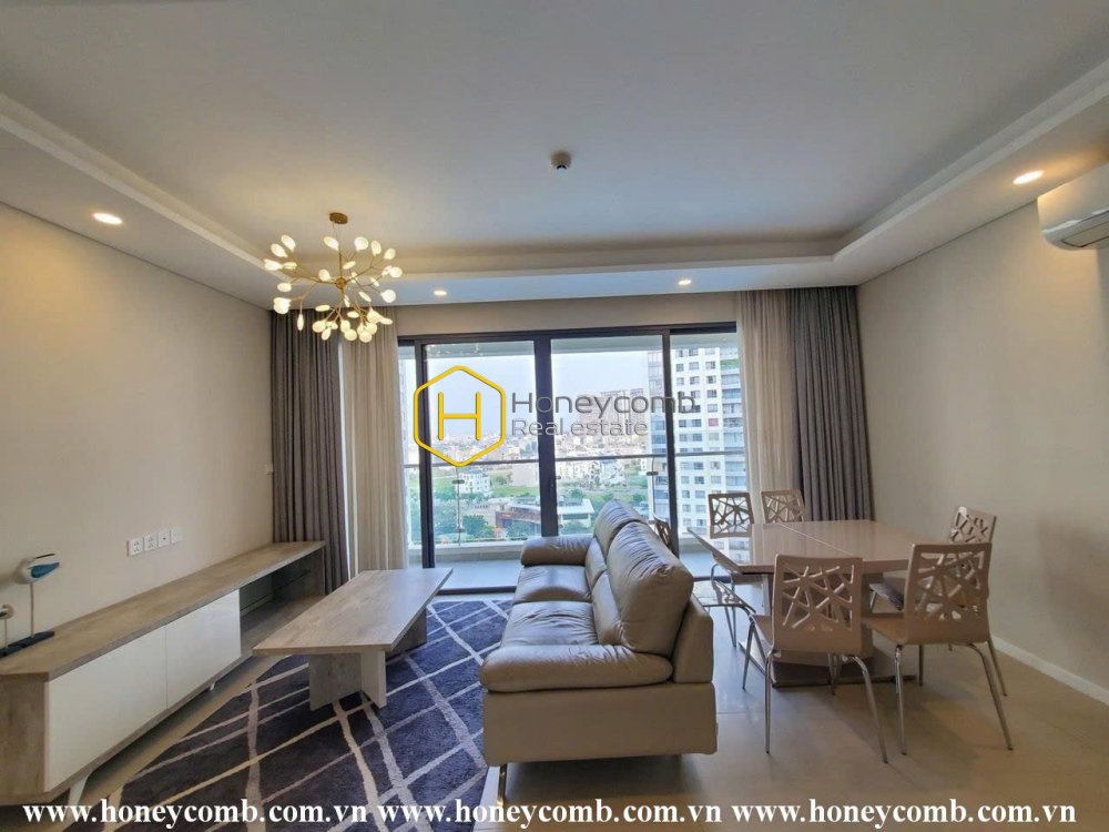 Harmonious colors and clear layout are the highlights of this Diamond Island apartment