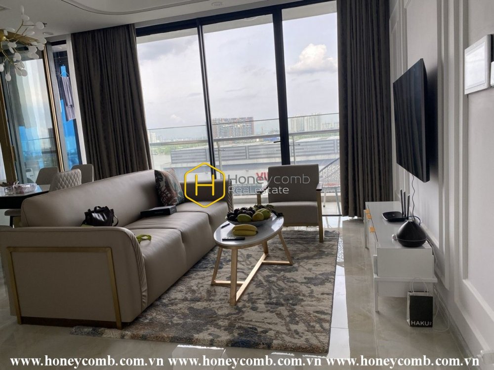 Ngắm nhìn khung cảnh thành phố từ căn hộ Vinhomes Golden River này